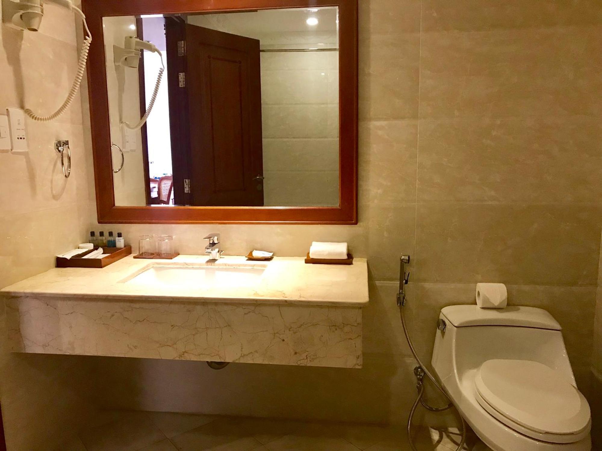 Nha Trang Palace Hotel מראה חיצוני תמונה
