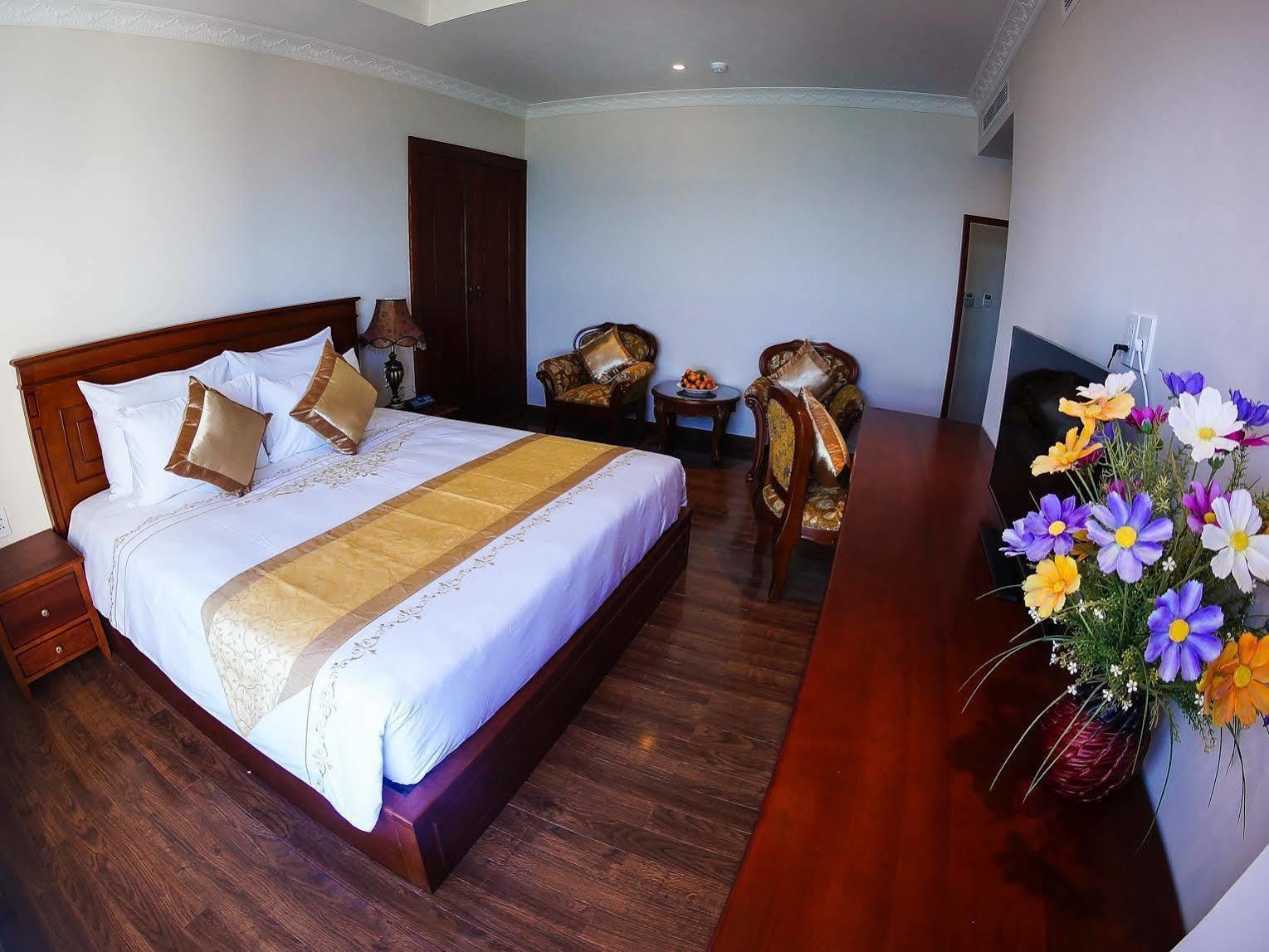 Nha Trang Palace Hotel מראה חיצוני תמונה