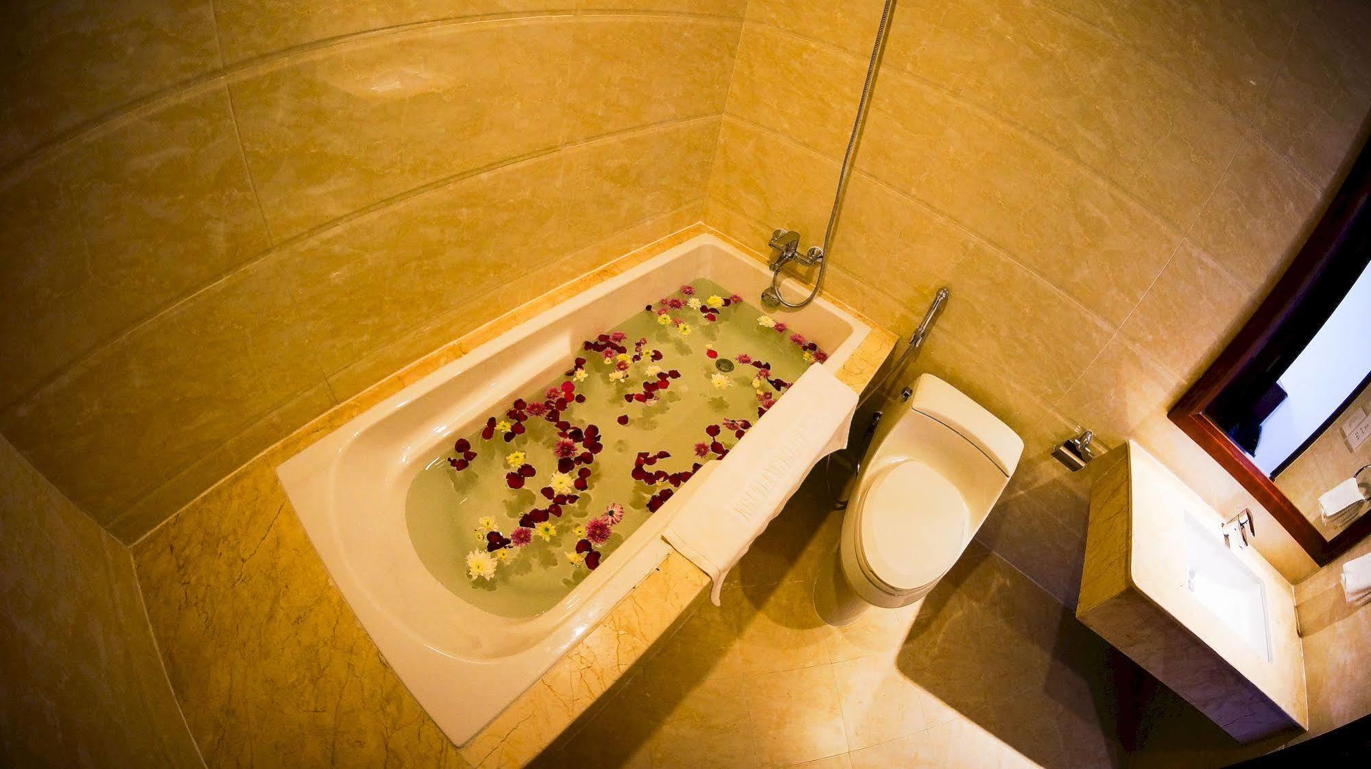 Nha Trang Palace Hotel מראה חיצוני תמונה