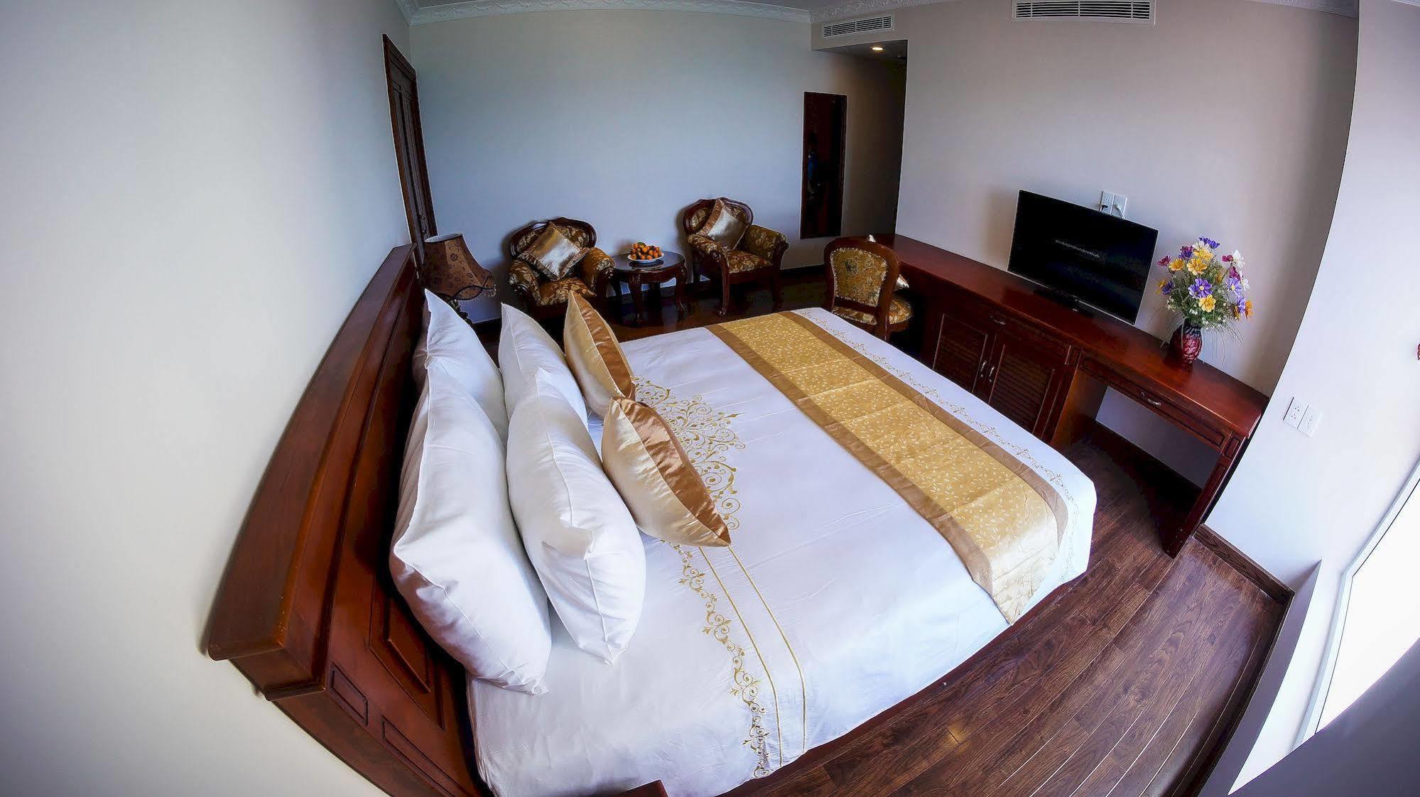 Nha Trang Palace Hotel מראה חיצוני תמונה