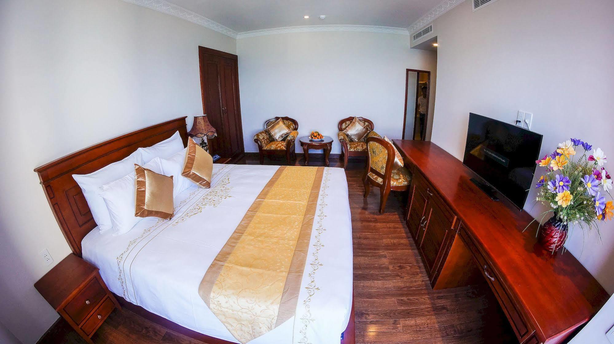 Nha Trang Palace Hotel מראה חיצוני תמונה